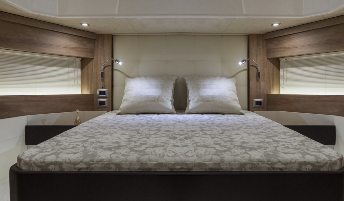 Аренда яхты Cranchi 43 Eco Trawler на Сардинии, Италия, Франция